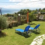 Beachside Mobile With Private Yard Stamatopoulaíika