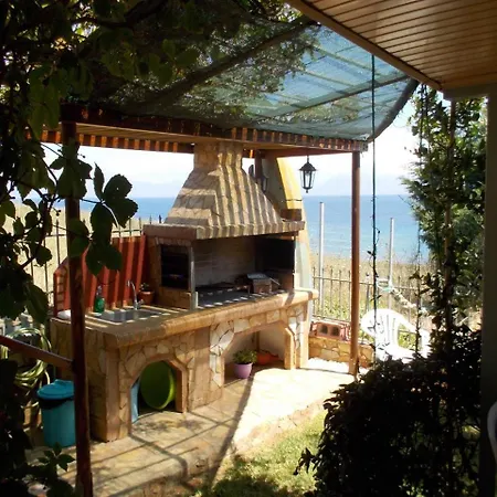 Beachside Mobile With Private Yard Holiday home
