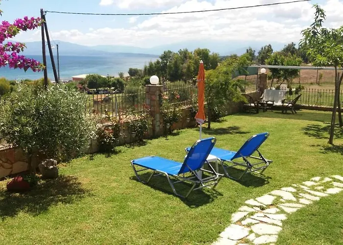 Beachside Mobile With Private Yard Stamatopoulaíika