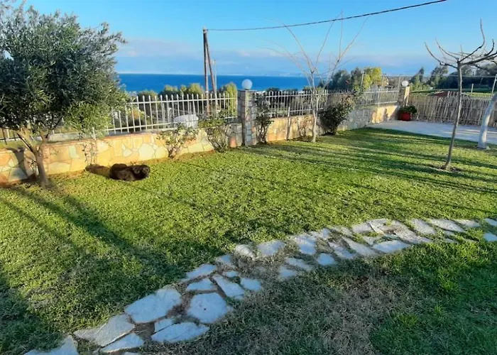 Beachside Mobile With Private Yard * Stamatopoulaíika