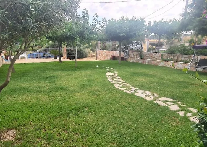 Beachside Mobile With Private Yard Stamatopoulaíika